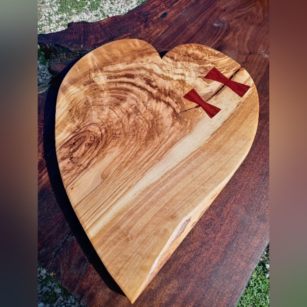 Charcuterie/Serving board/ Olivewood